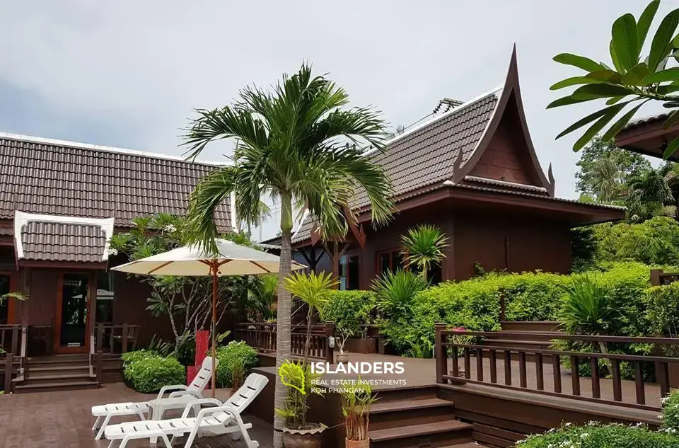 9 Bedrooms Lanna Style Resort in Plai Laem for Sale