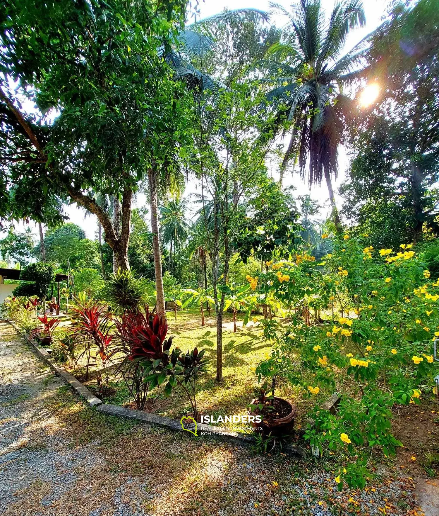 Tranquil House with Garden Area in Bantai for Sale 