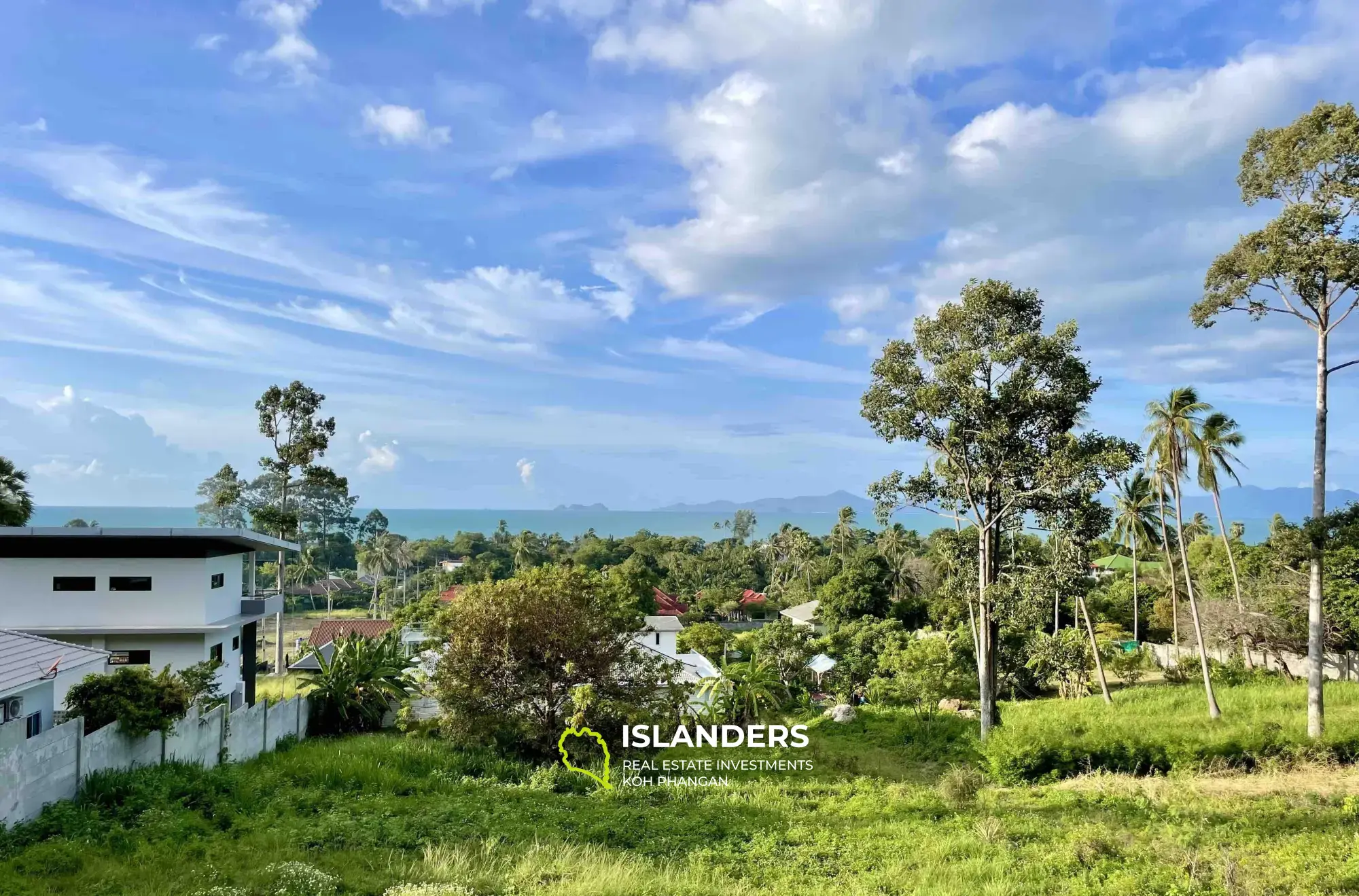 Superbe terrain de 1 200 m² avec vue sur la mer à Bang Por à vendre