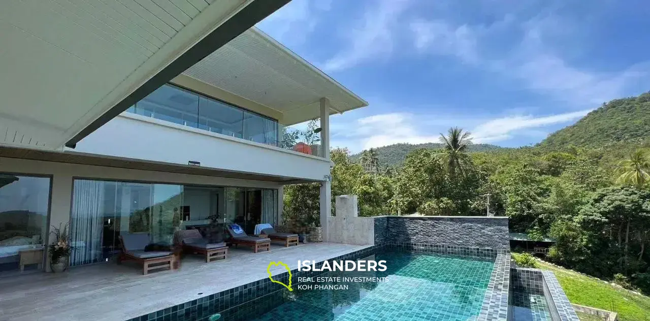 Villa moderne de 3 chambres avec piscine et vue sur la mer à Taling Ngam