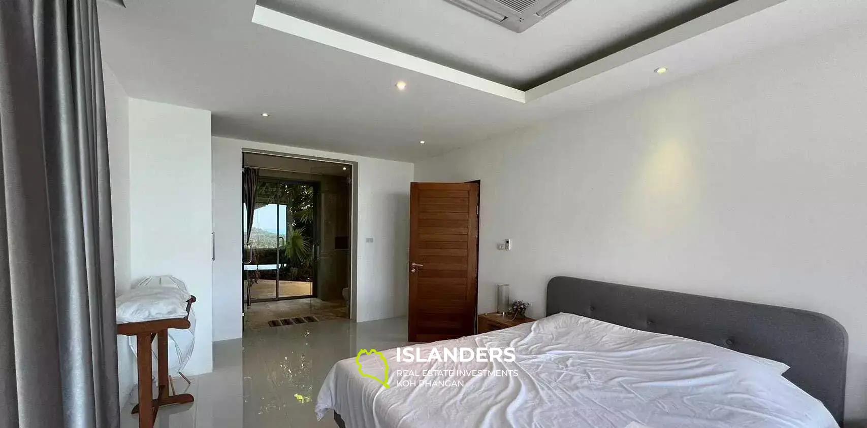 Modern 3 Bedroom Seaview Pool Villa in Taling Ngam