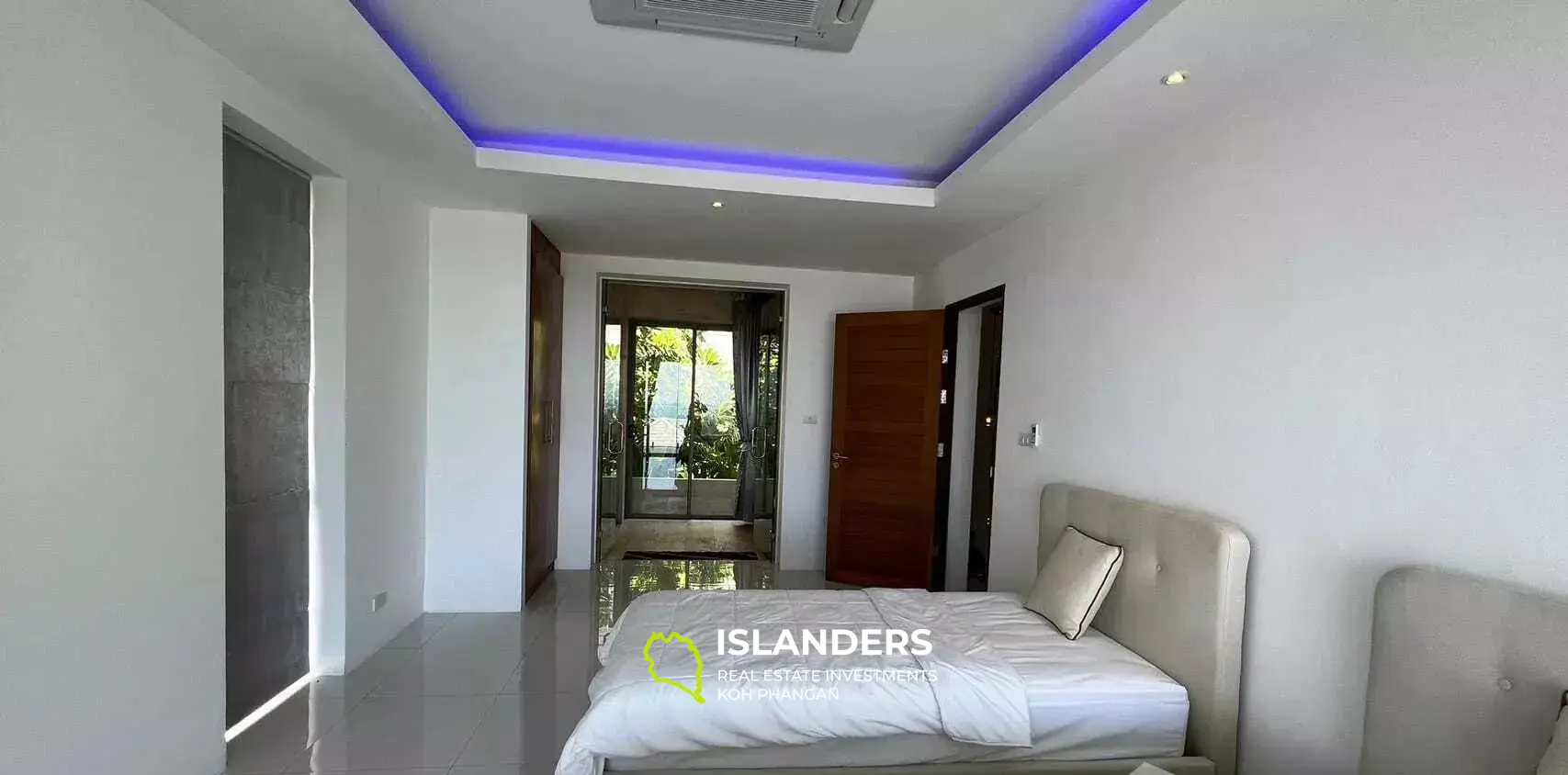 Modern 3 Bedroom Seaview Pool Villa in Taling Ngam