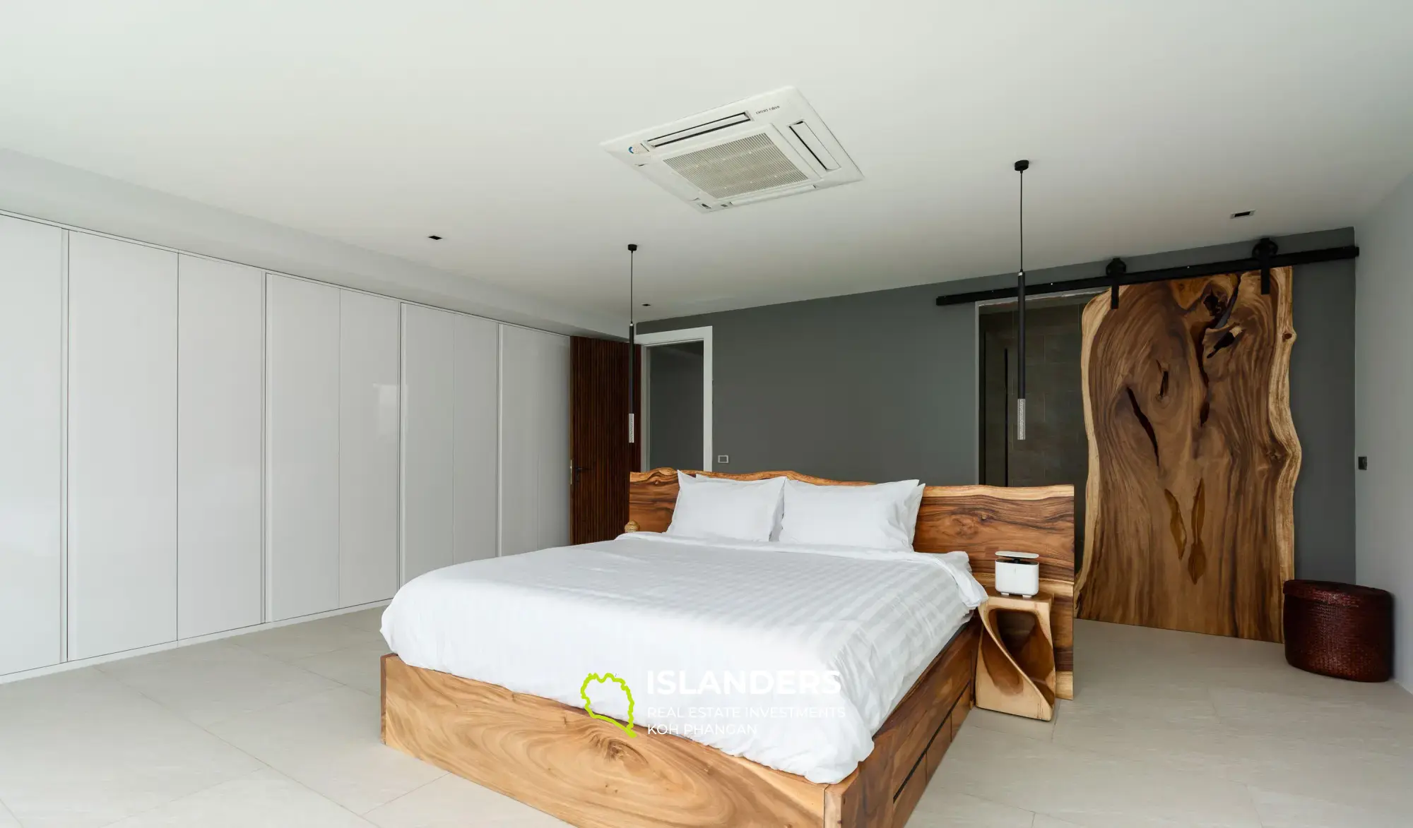 Amazing 3 Bedrooms Seaview Pool Villa in Chaweng Noi for Sale