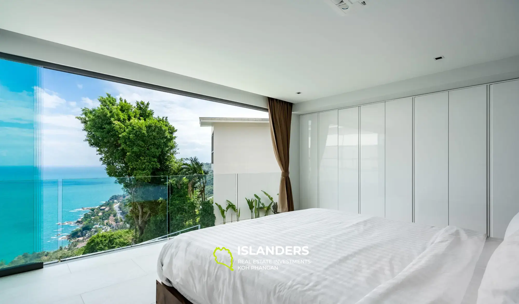 Incroyable villa de 3 chambres avec piscine et vue sur la mer à Chaweng Noi à vendre