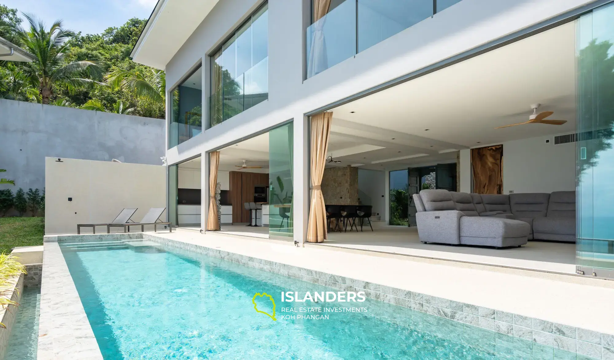 Incroyable villa de 3 chambres avec piscine et vue sur la mer à Chaweng Noi à vendre