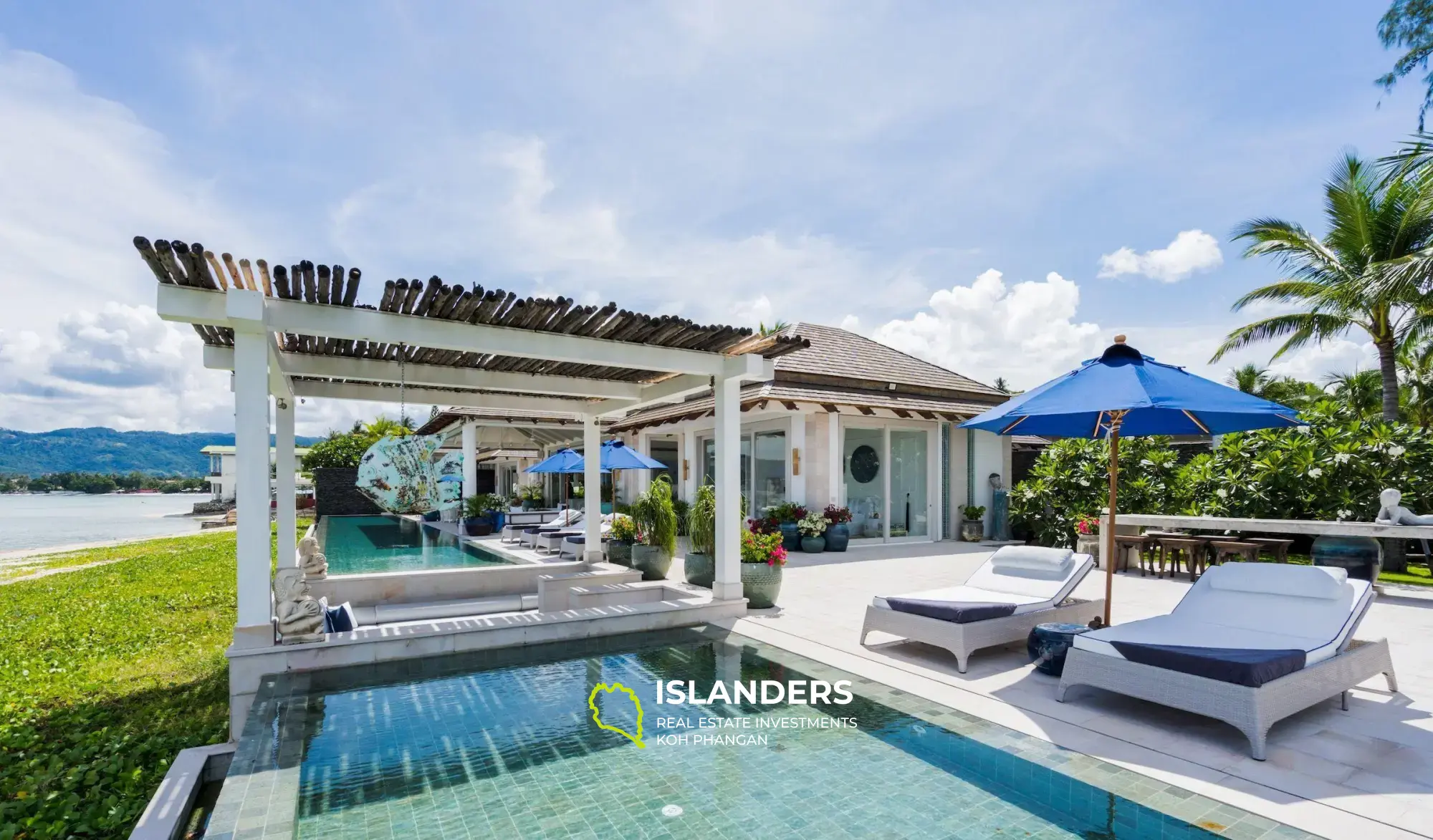 Gorgeous 4 Bedrooms Beachfront Villa in Chaweng for Sale