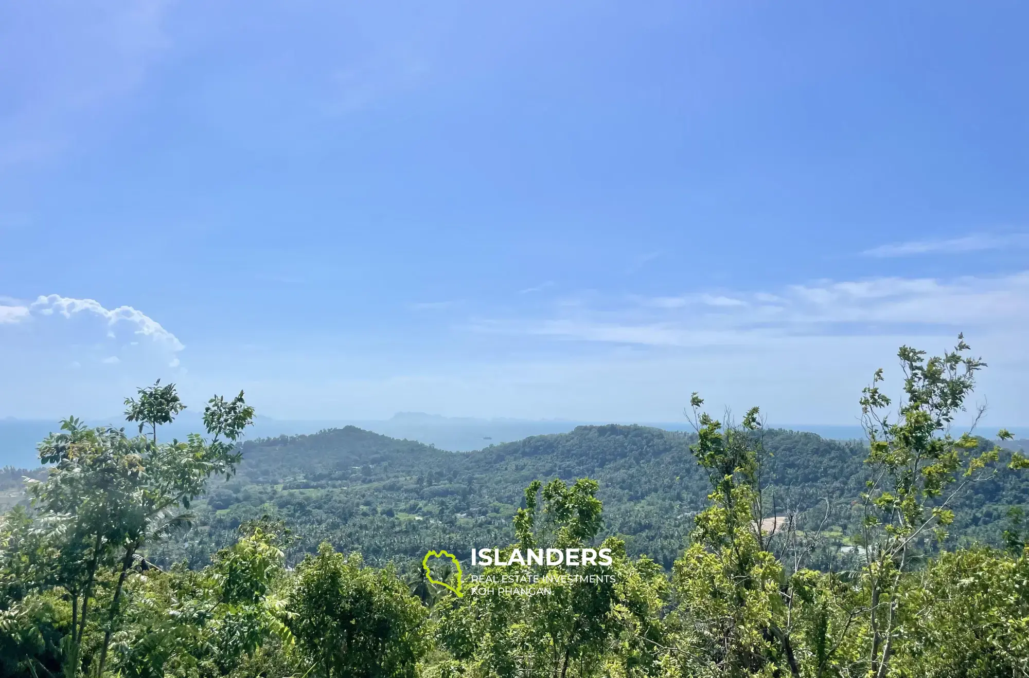 Terrain non bloqué de 3 017 m² avec vue sur la mer à Taling Ngam