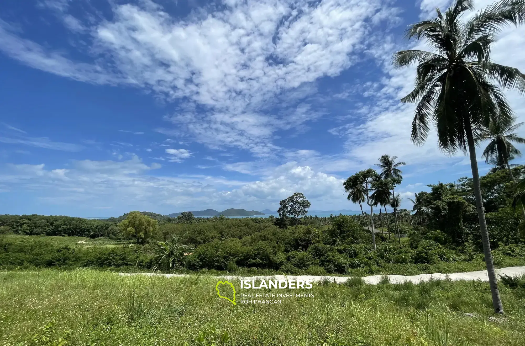 Superbe terrain avec vue sur la mer à Thong Krut à vendre