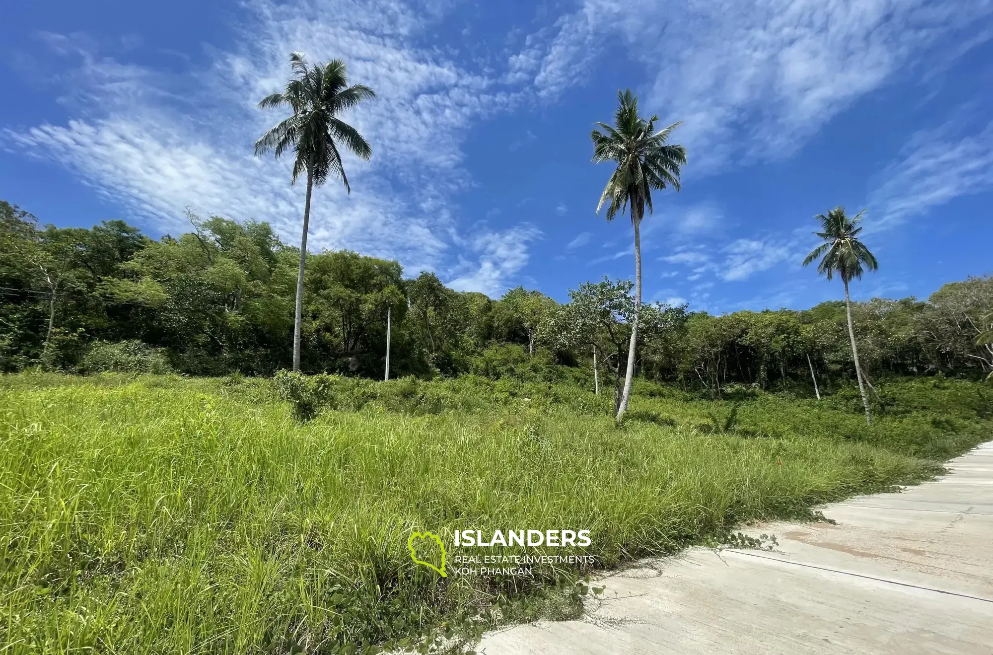 Superbe terrain avec vue sur la mer à Thong Krut à vendre