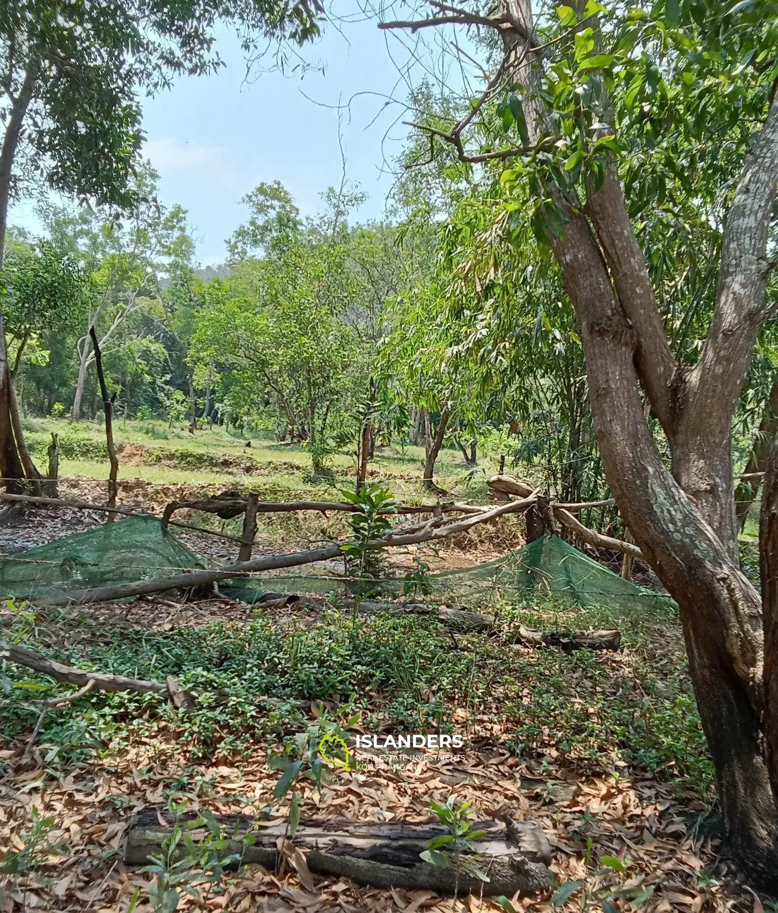 Grundstück zum Verkauf in der Nähe des Parks Rim Phru Na Mueang Stadium