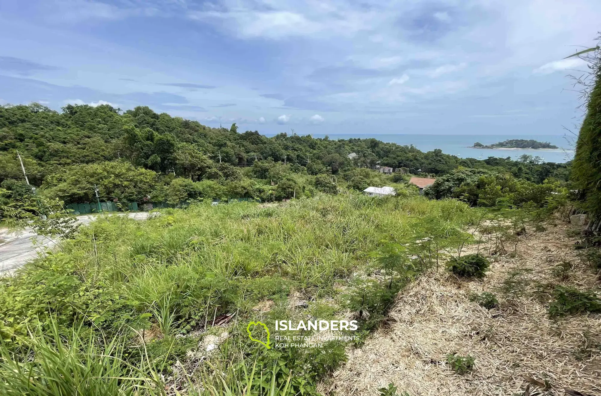 796 m². Terrain avec vue sur la mer à Plai Laem à vendre