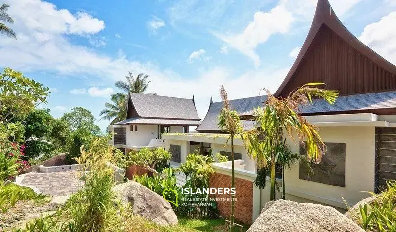 Luxury Villa with Stunning Views in Lamai for Sale