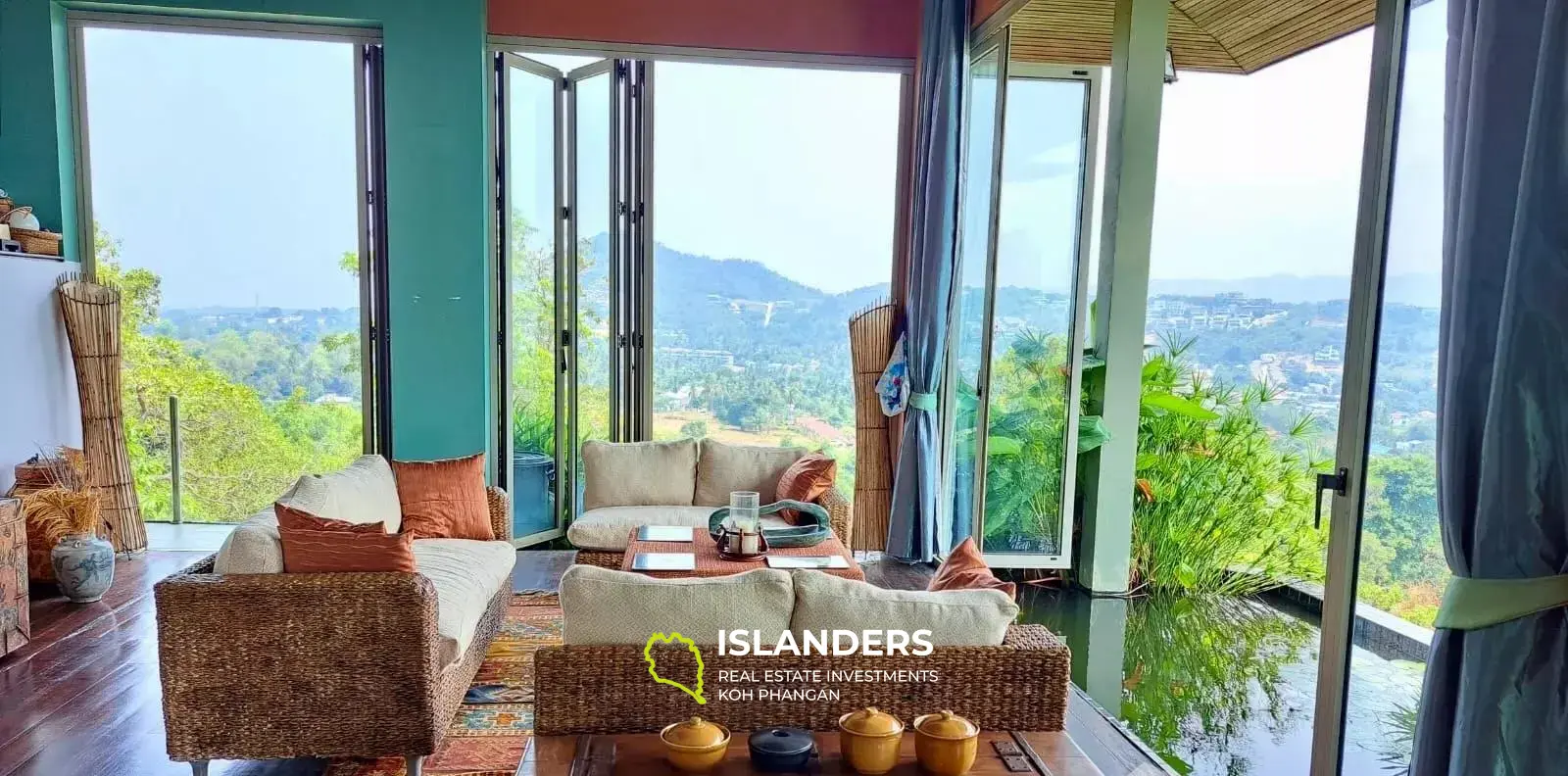 Villa colorée avec vue sur la mer à Plai Laem à vendre