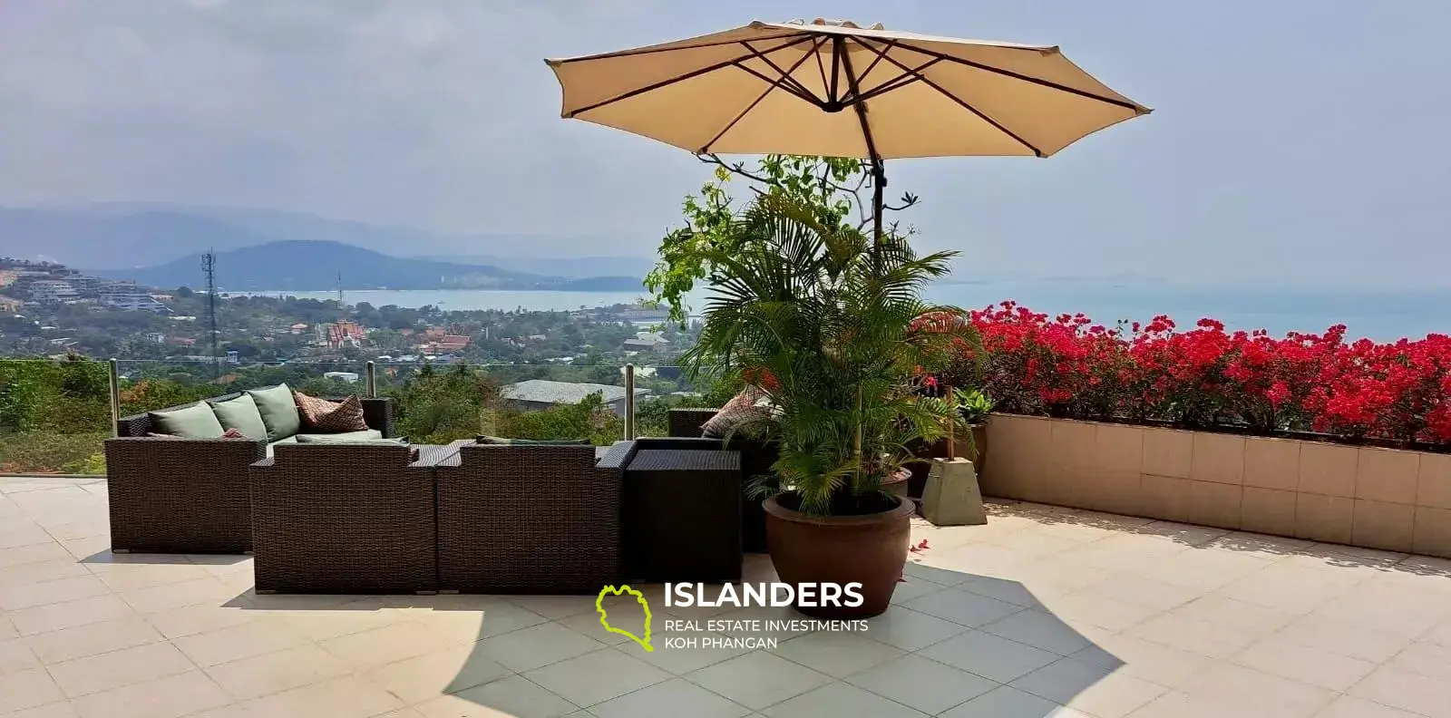 Villa colorée avec vue sur la mer à Plai Laem à vendre