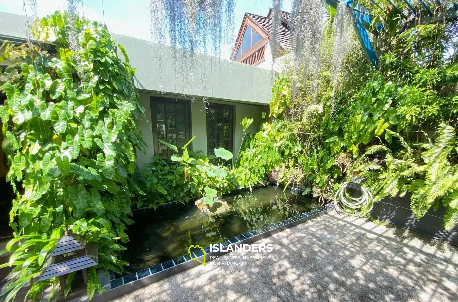 Villa colorée avec vue sur la mer à Plai Laem à vendre