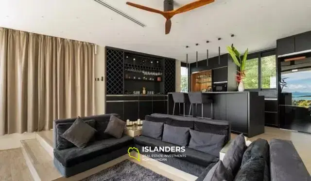 Stunning House in Bangrak for Sale 