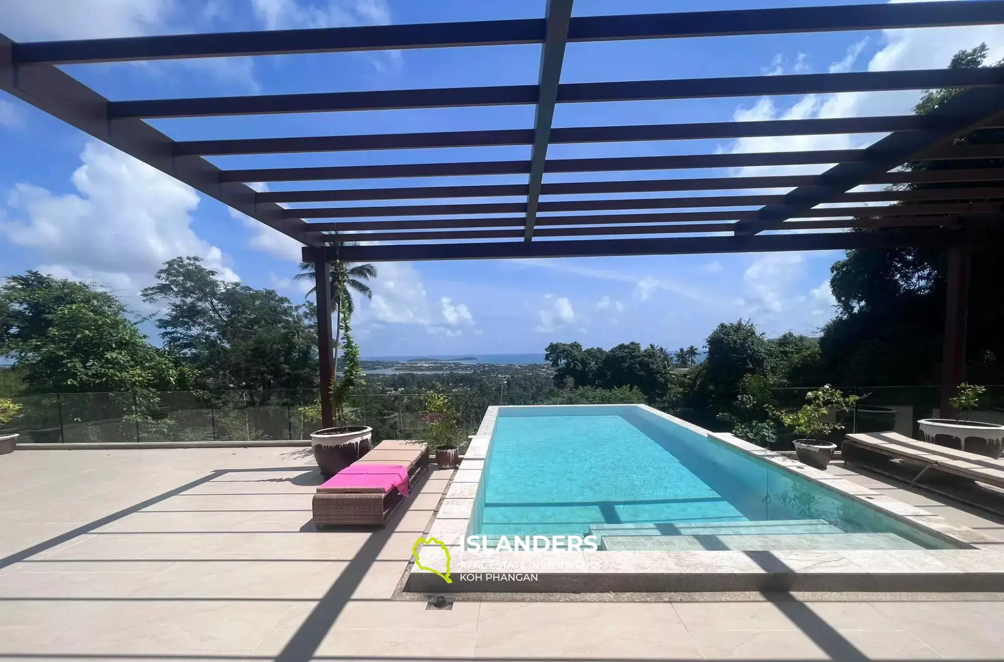 Superbe villa avec vue sur la mer à Chaweng Hills à vendre