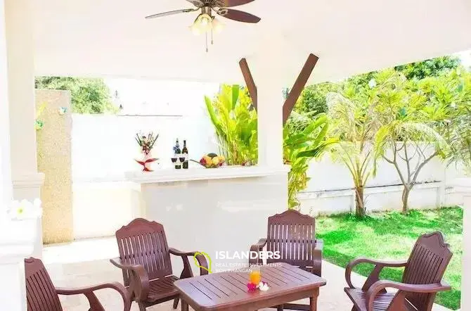 Villa de style thaïlandais à Plai Laem à louer et à vendre