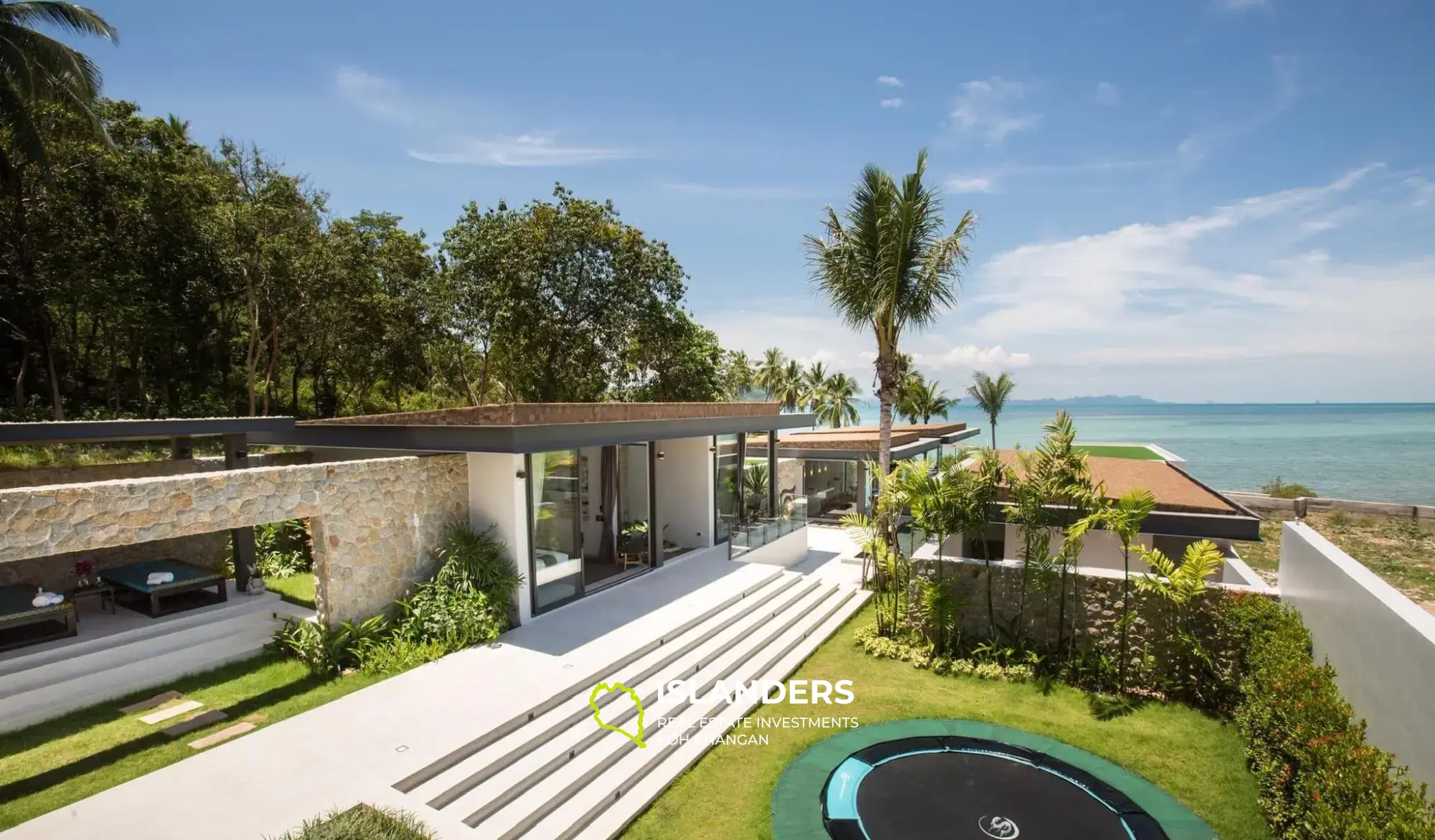 Beautiful 7BR Beachfront Villa with Sunset Views