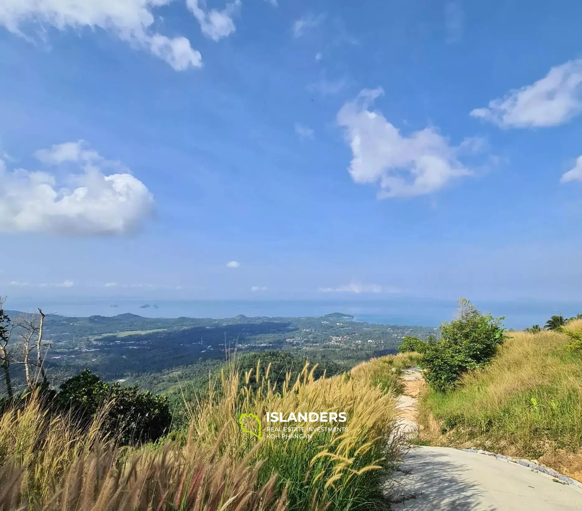 Wunderschönes Zweifamilienhaus mit Meerblick zum Verkauf in Lipa Noi