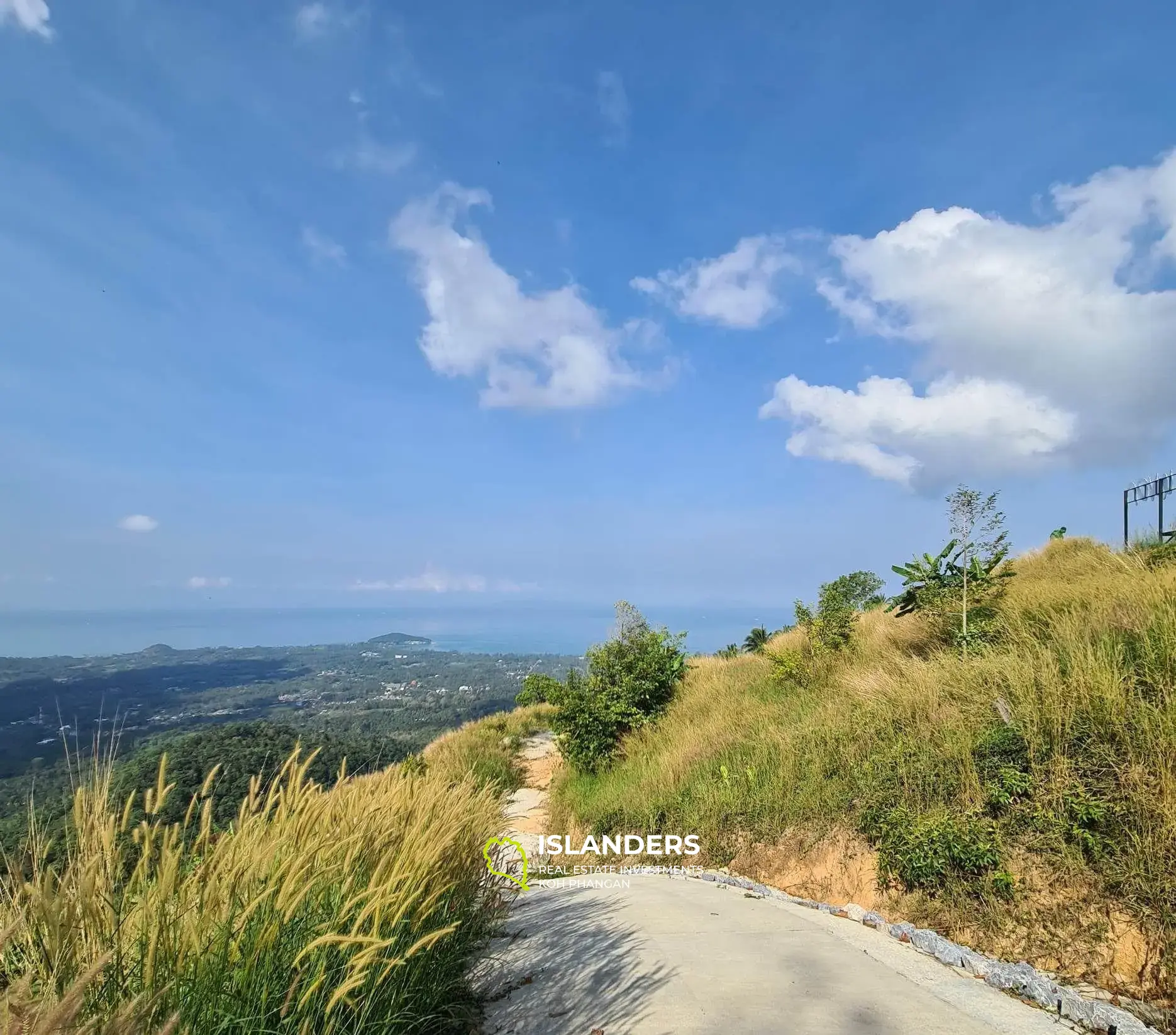 Wunderschönes Zweifamilienhaus mit Meerblick zum Verkauf in Lipa Noi