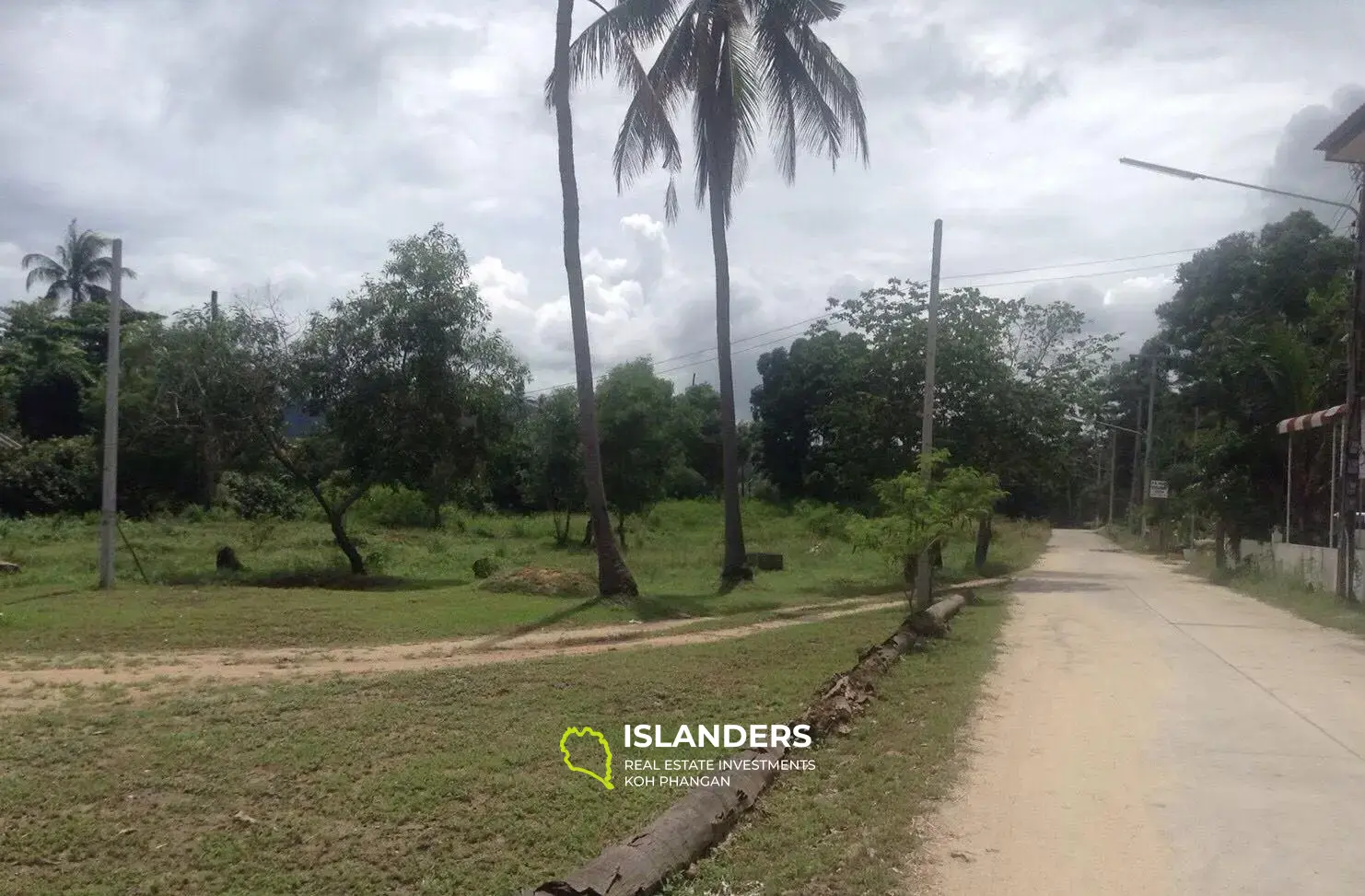 Beachfront Land for Sale in Maenam Beach