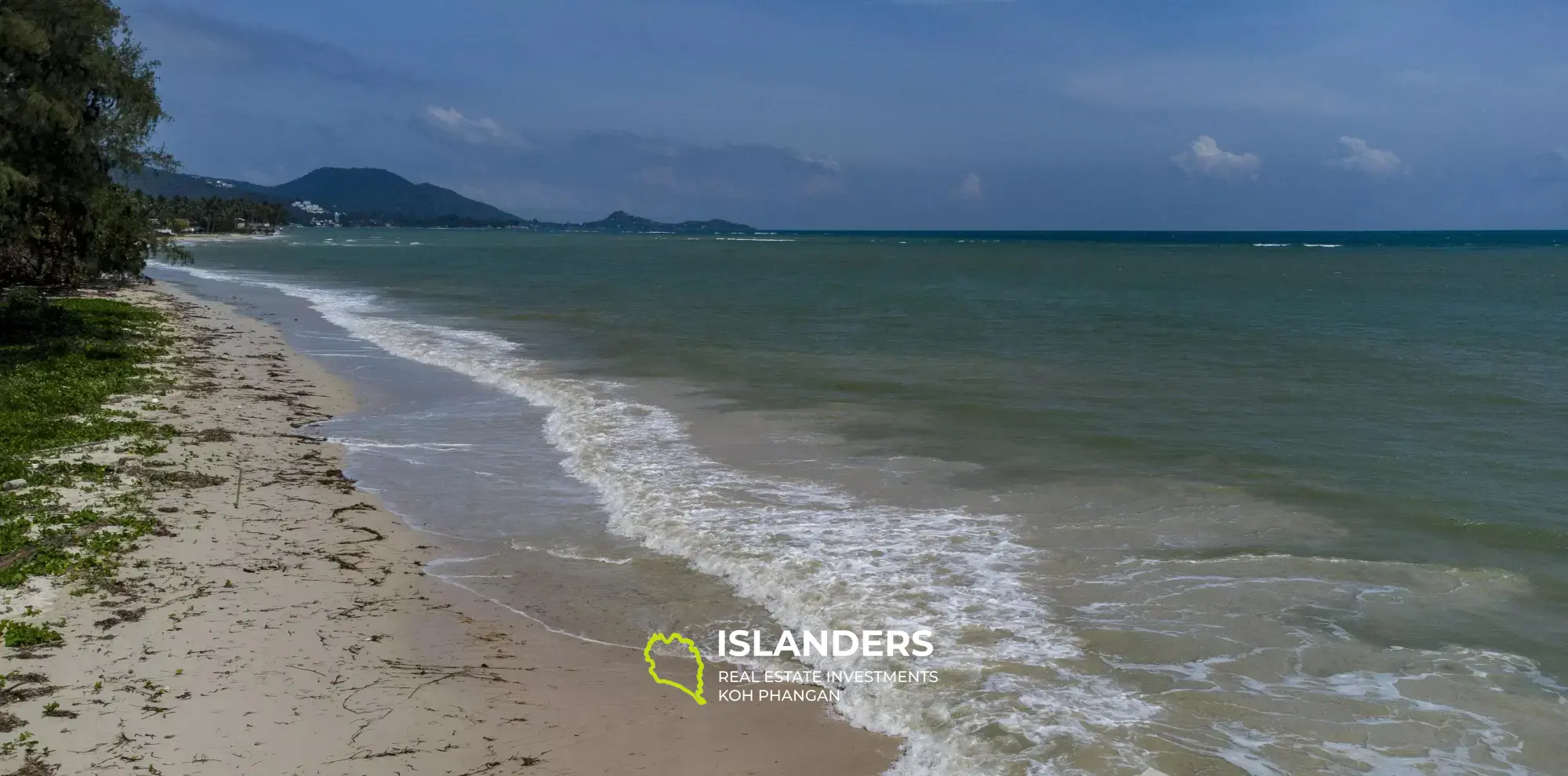 Großes, nach Osten ausgerichtetes Strandgrundstück zum Verkauf am Laem Set Beach