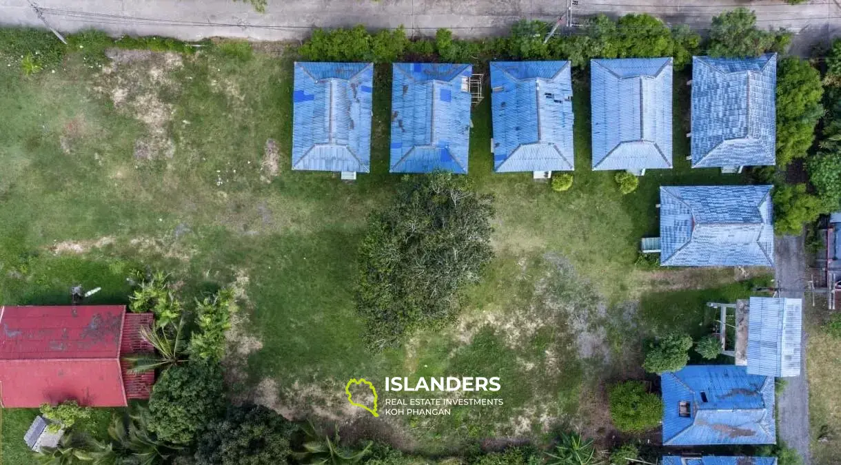 Strandgrundstück in Lipa Noi mit 1 Haus und 7 Bungalows