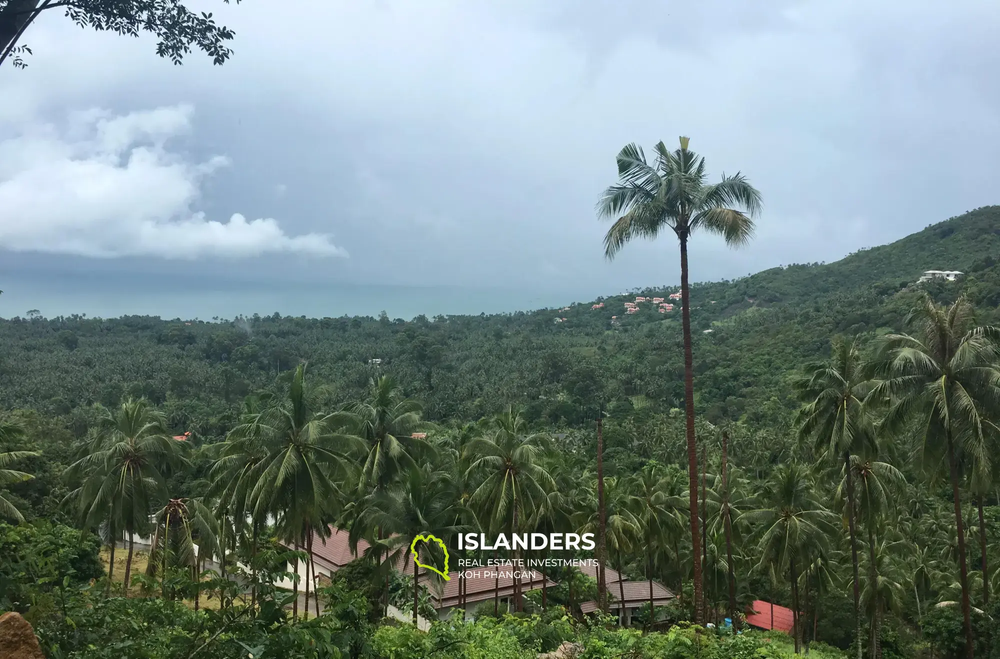 Une Villa avec Grand Terrain Vue Mer à Nathon