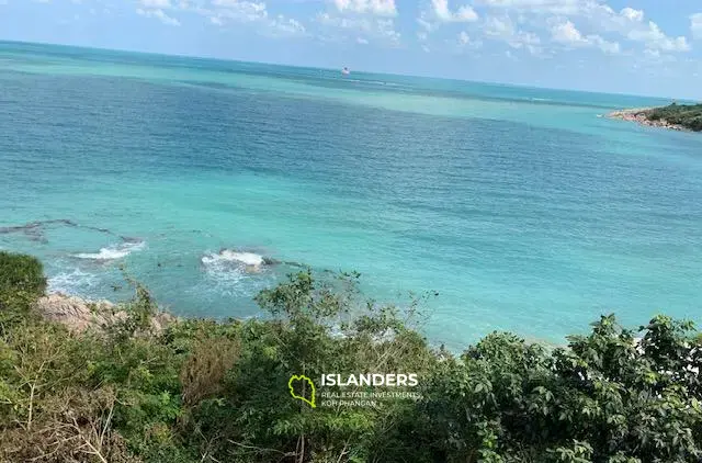 Terrain avec vue sur la mer au bout de la rue à Plai Laem