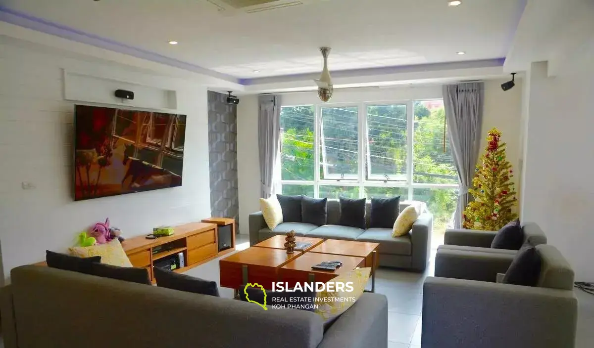 Villa with 4 Bedrooms near Bangrak Beach