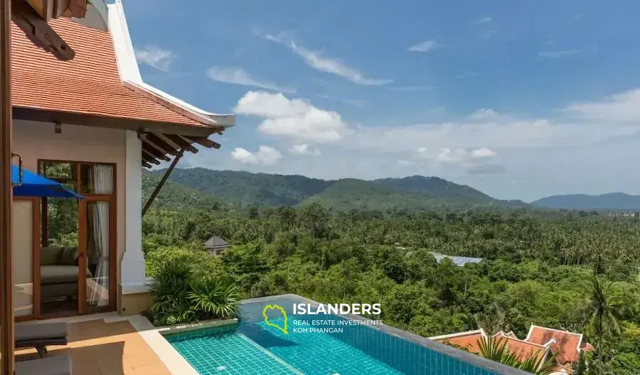 Vues sur la mer au coucher du soleil depuis cette villa de 3 chambres avec piscine à Ang Thong