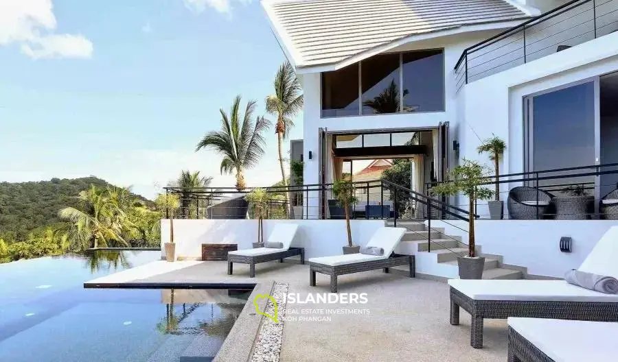 Villa au design unique de 5 chambres avec piscine et vue sur la mer à Chaweng Noi