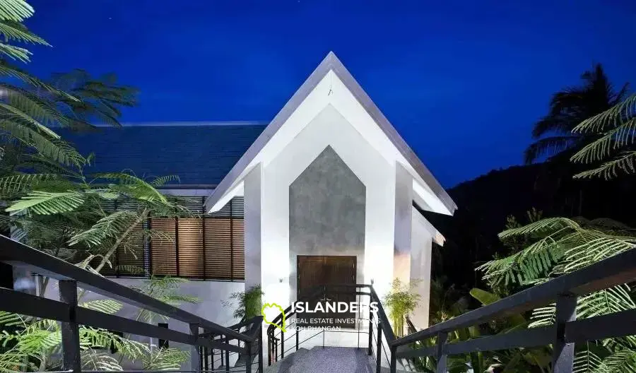 Villa au design unique de 5 chambres avec piscine et vue sur la mer à Chaweng Noi