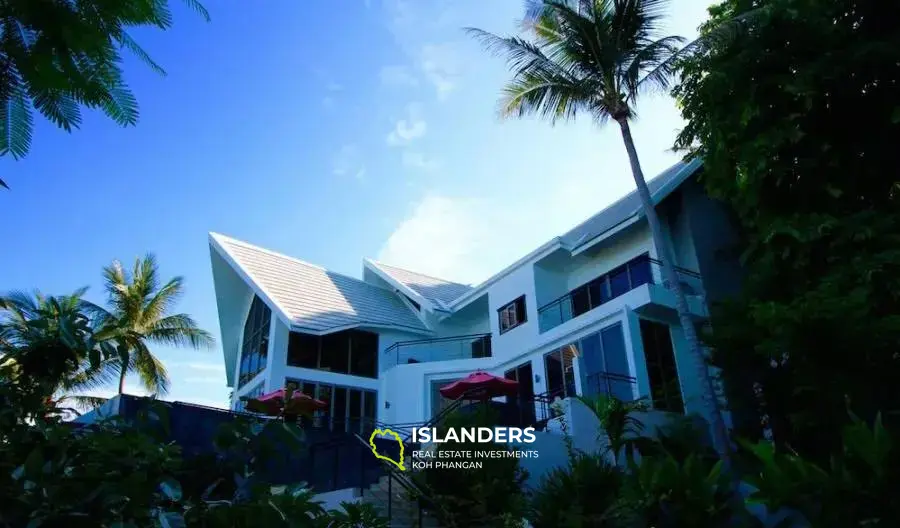 Villa au design unique de 5 chambres avec piscine et vue sur la mer à Chaweng Noi