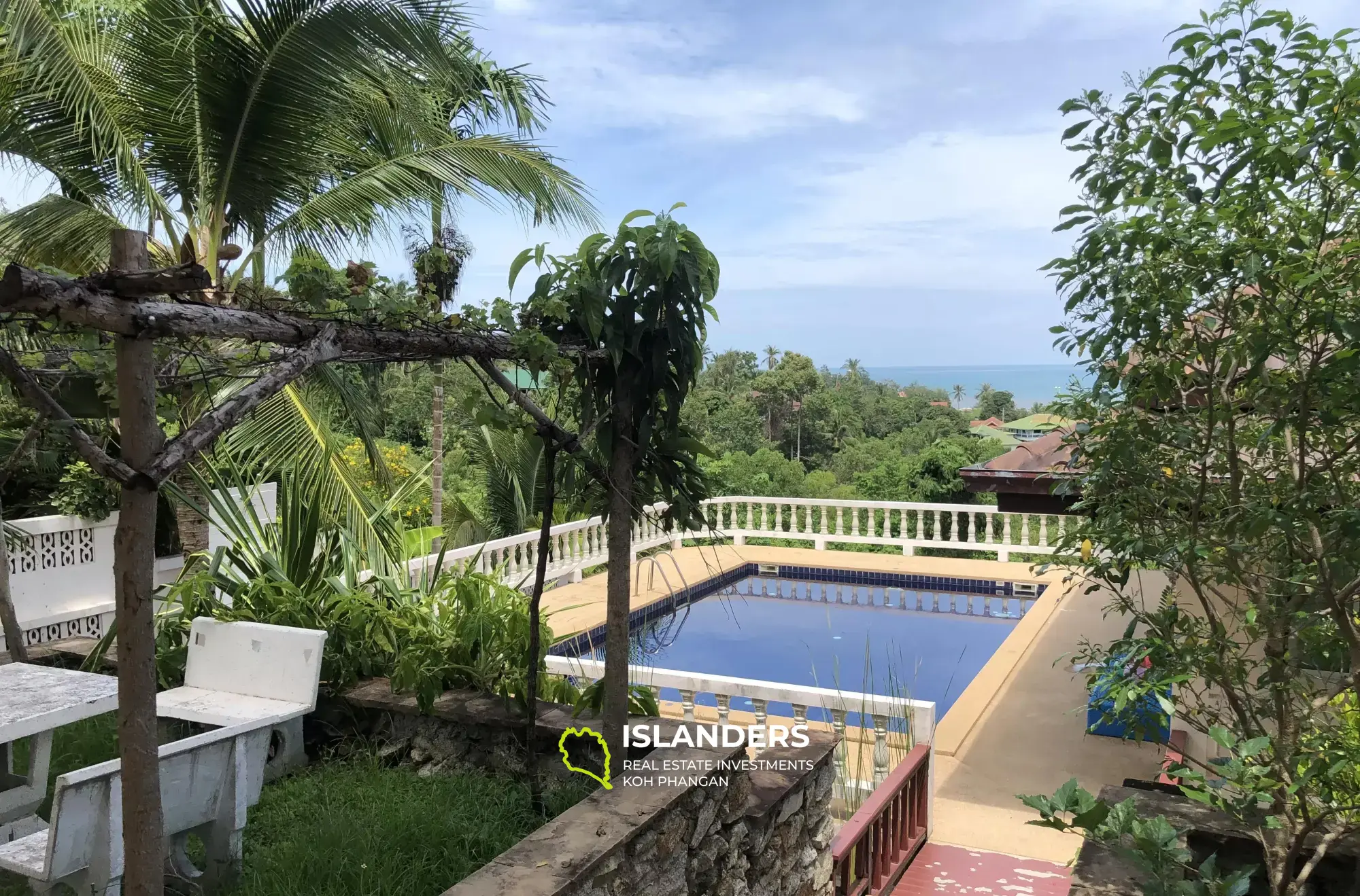 Villa 4 chambres avec piscine et vue sur la mer et appartement à Maret