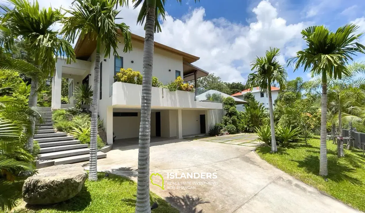 Villa de 4 chambres avec piscine à Plai Laem sur un immense terrain paysagé