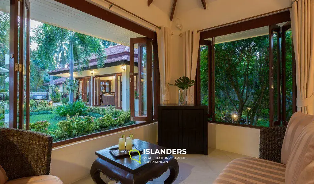 Villa 4 chambres avec piscine en bord de mer à Na Muang et grand jardin