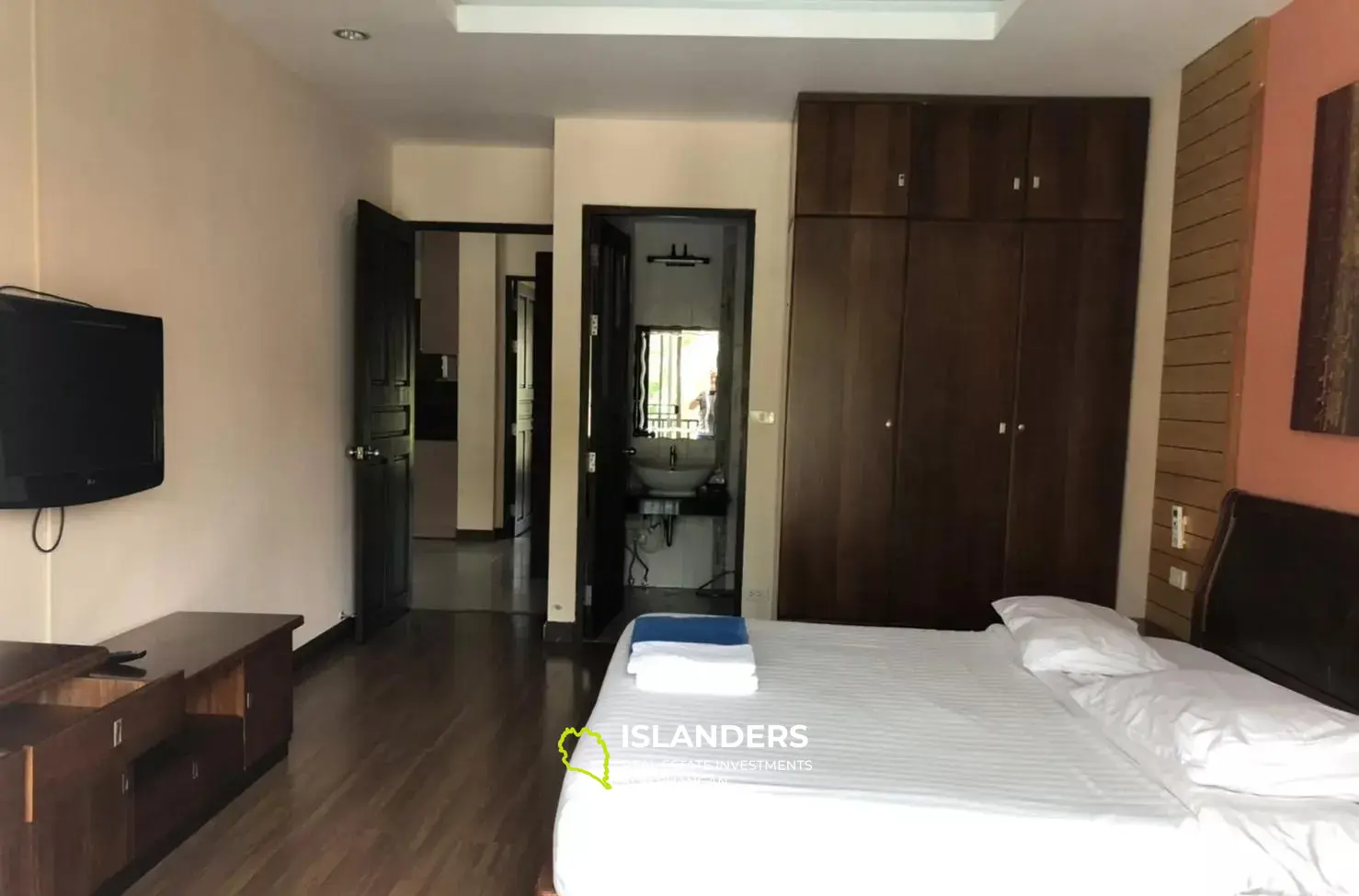 ขายคอนโด 2 ห้องนอน Whispering Palms Suite ในบ่อผุด