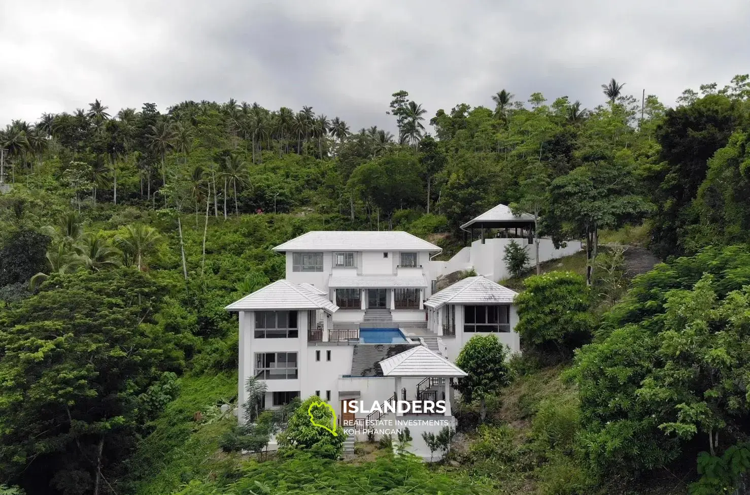 Große Villa mit Meerblick in 12 Rai Land in Lipa Noi