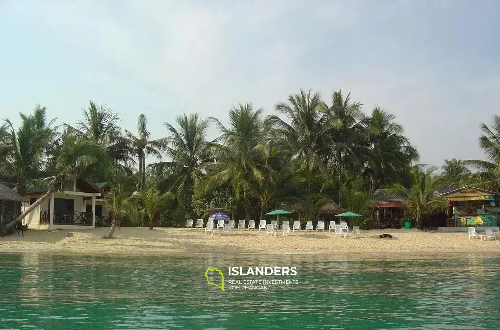 Beach Land 6 Rai mit Haus zum Verkauf in Mae Nam