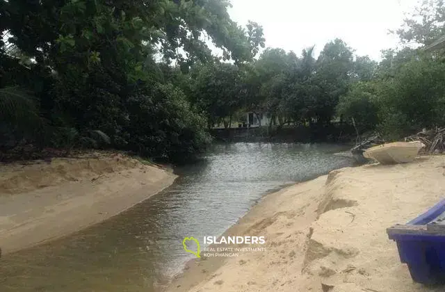 Grundstück mit Kanal- und Meerblick in Mae Nam