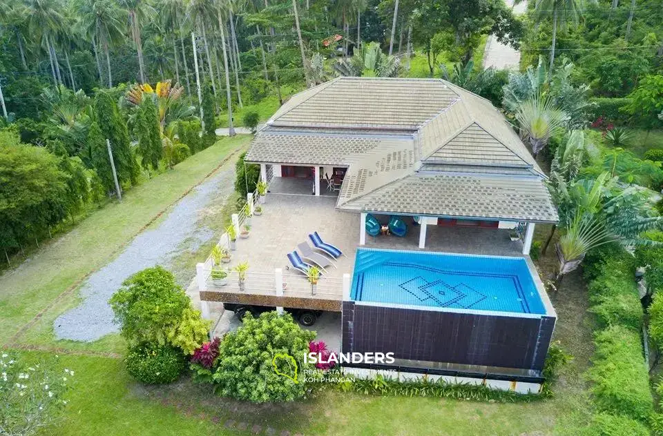 Villa de 3 chambres avec piscine à Taling Ngam à louer