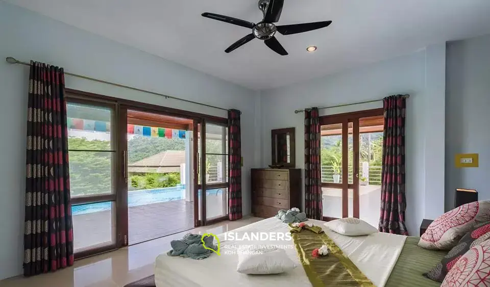 3 Bedroom Pool Villa in Taling Ngam For Rent