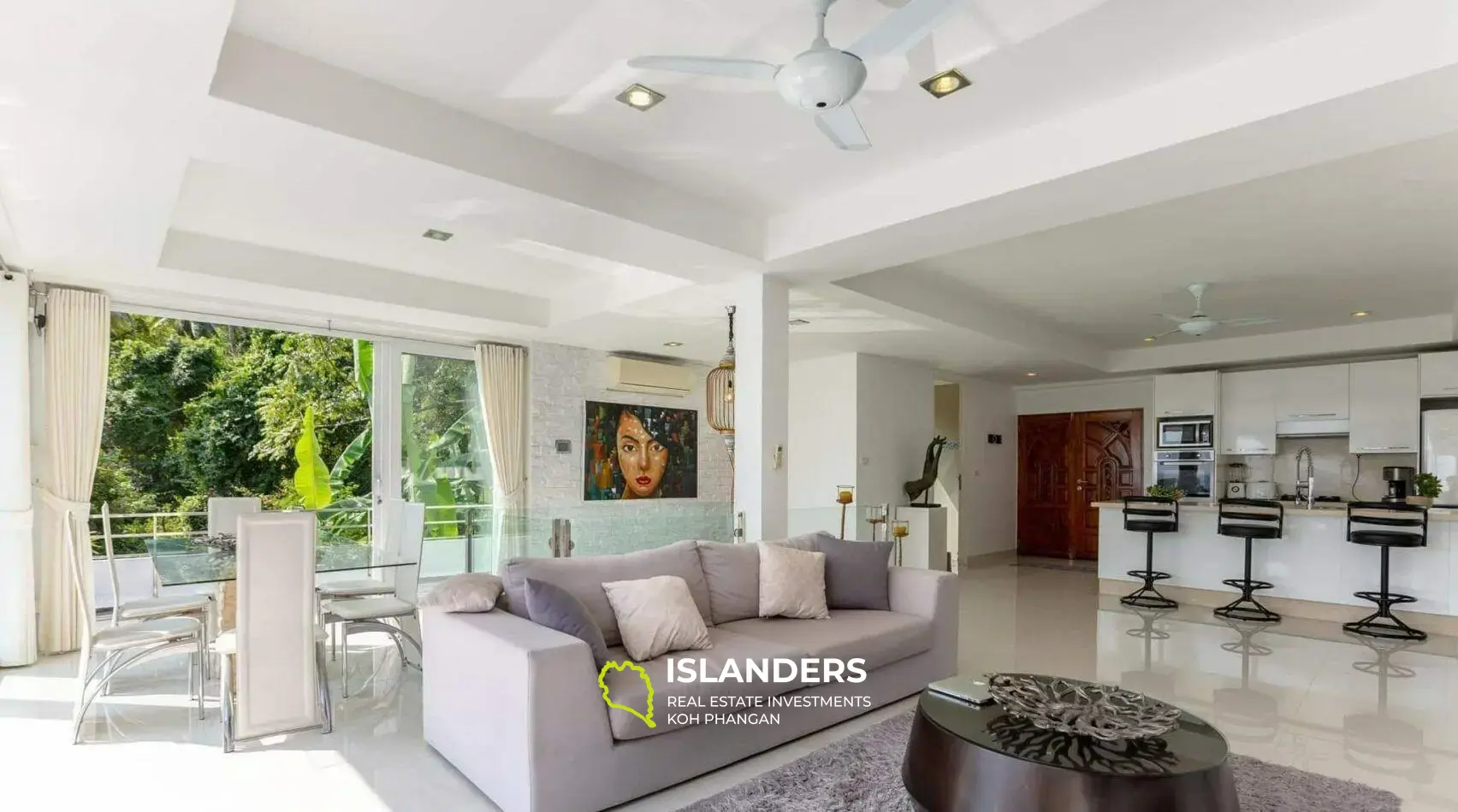 Modern 3-Bedroom Sea View Pool Villa in Chaweng