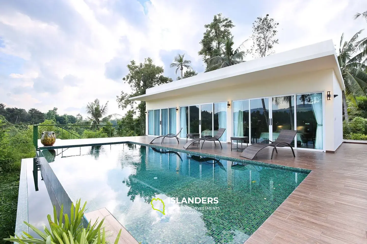 Villa de 3 chambres avec vue sur la piscine. Région de Chalok Baan Kao.