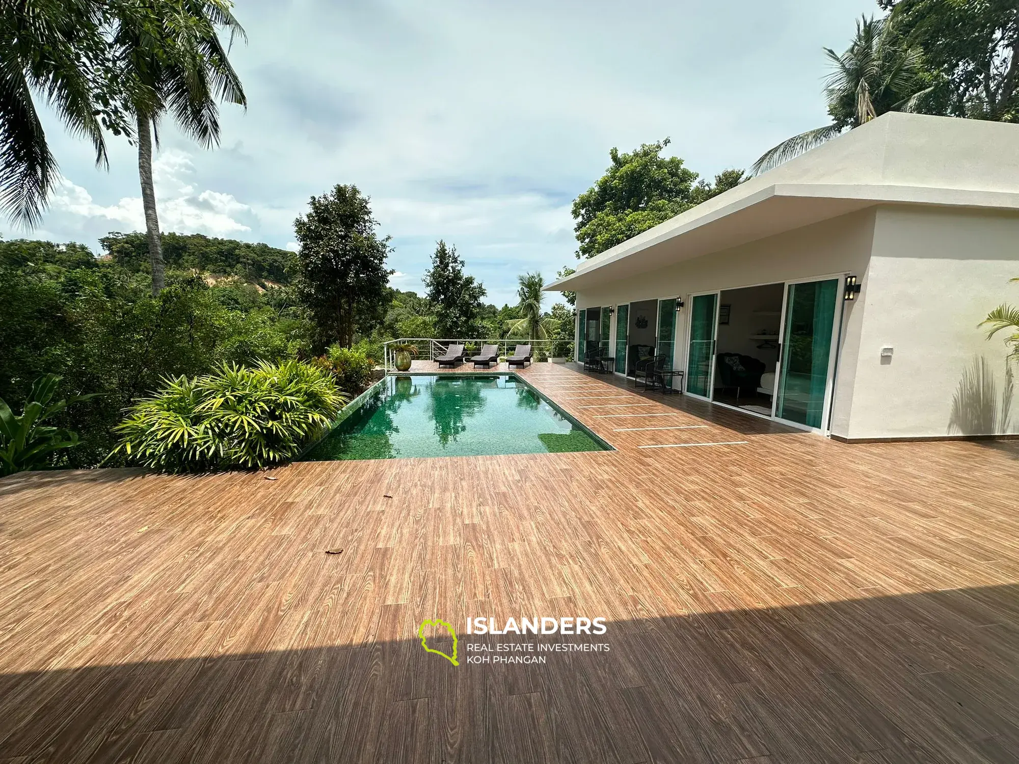 Villa de 3 chambres avec vue sur la piscine. Région de Chalok Baan Kao.