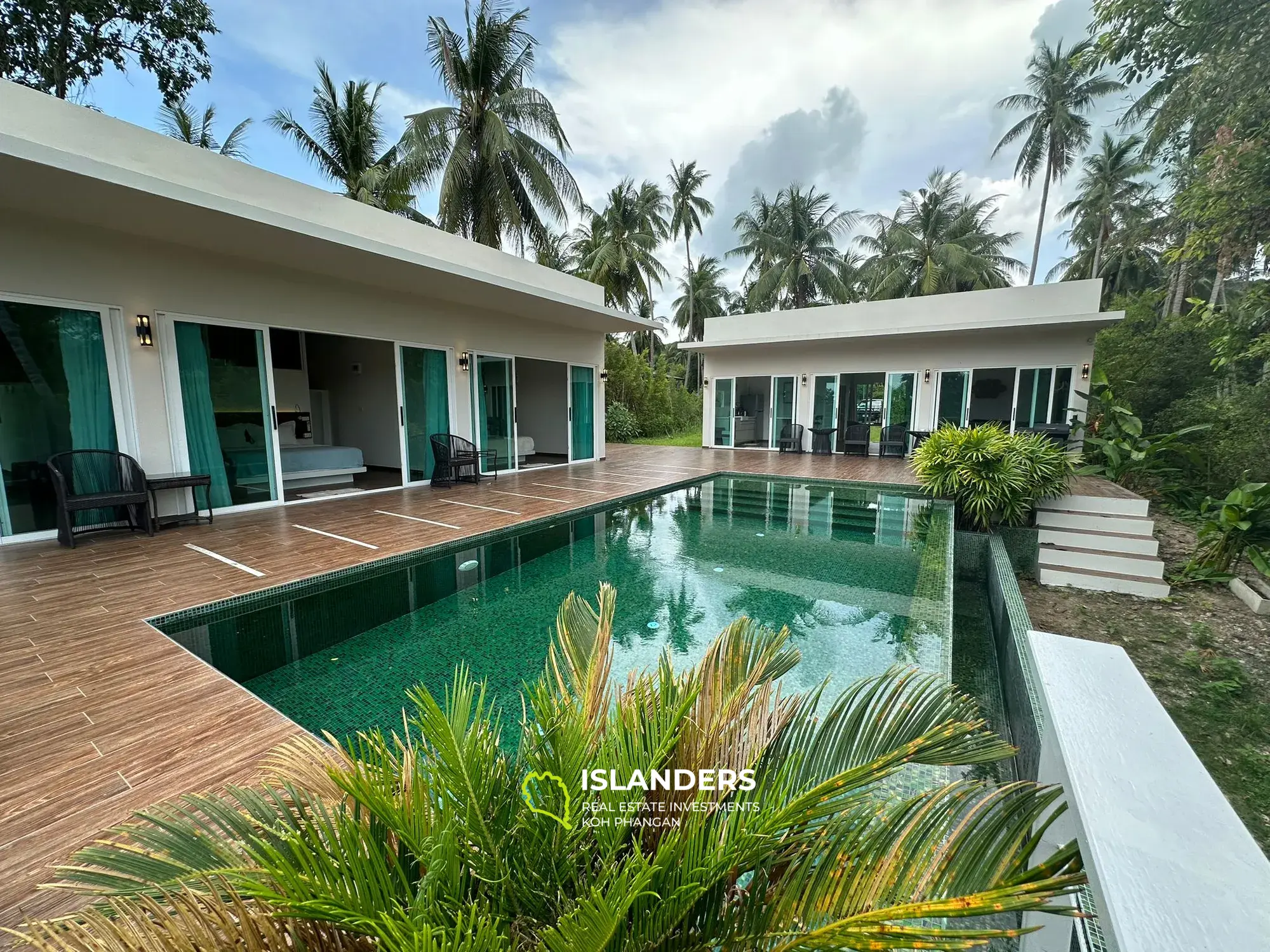 Villa mit 3 Schlafzimmern und Poolblick. Gebiet Chalok Baan Kao.