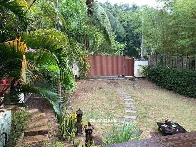 Jolie maison privée avec jardin et piscine. Région de Maduawan