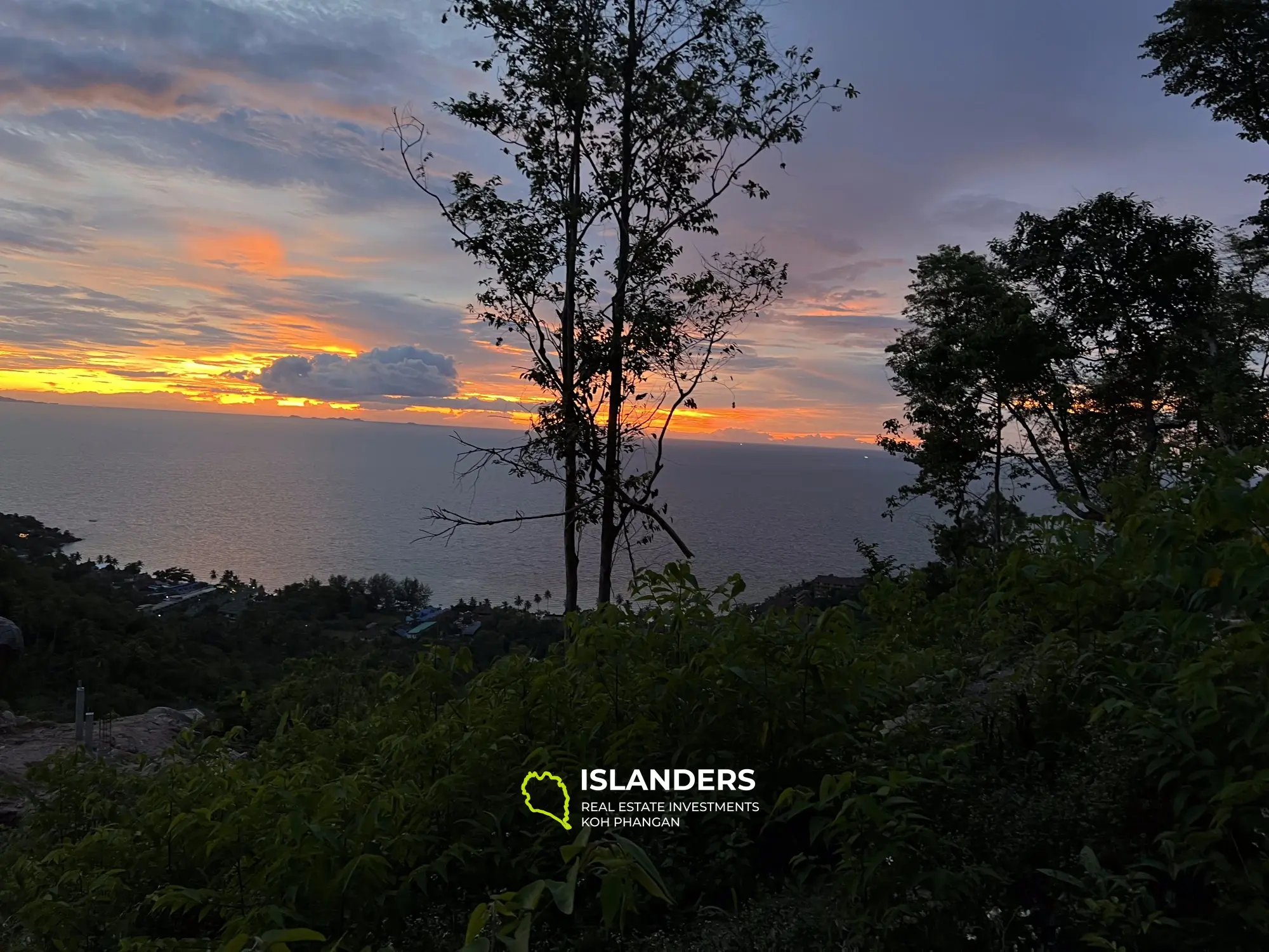 Terrain panoramique avec vue sur la mer au coucher du soleil sur Haad Yao 3.34 Rai